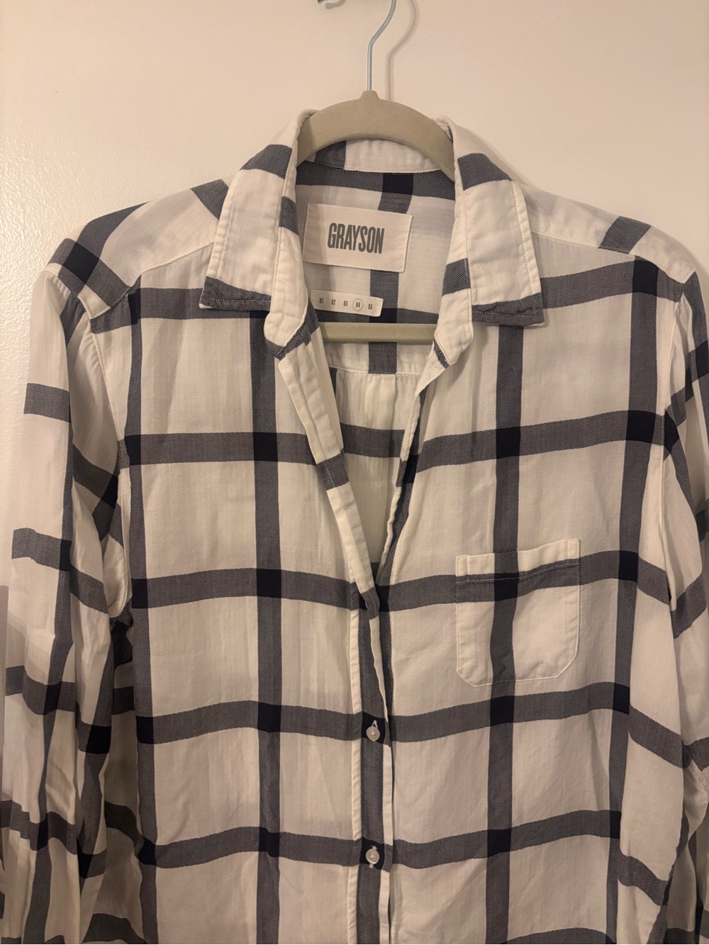 Grayson Women’s White and Gray Plaid Button-Down Shirt size 4 (L 12/14)